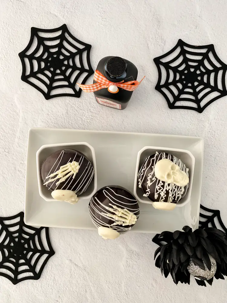 Halloween hot cocoa bombs