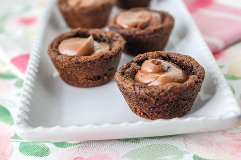 chocolate cookie cups